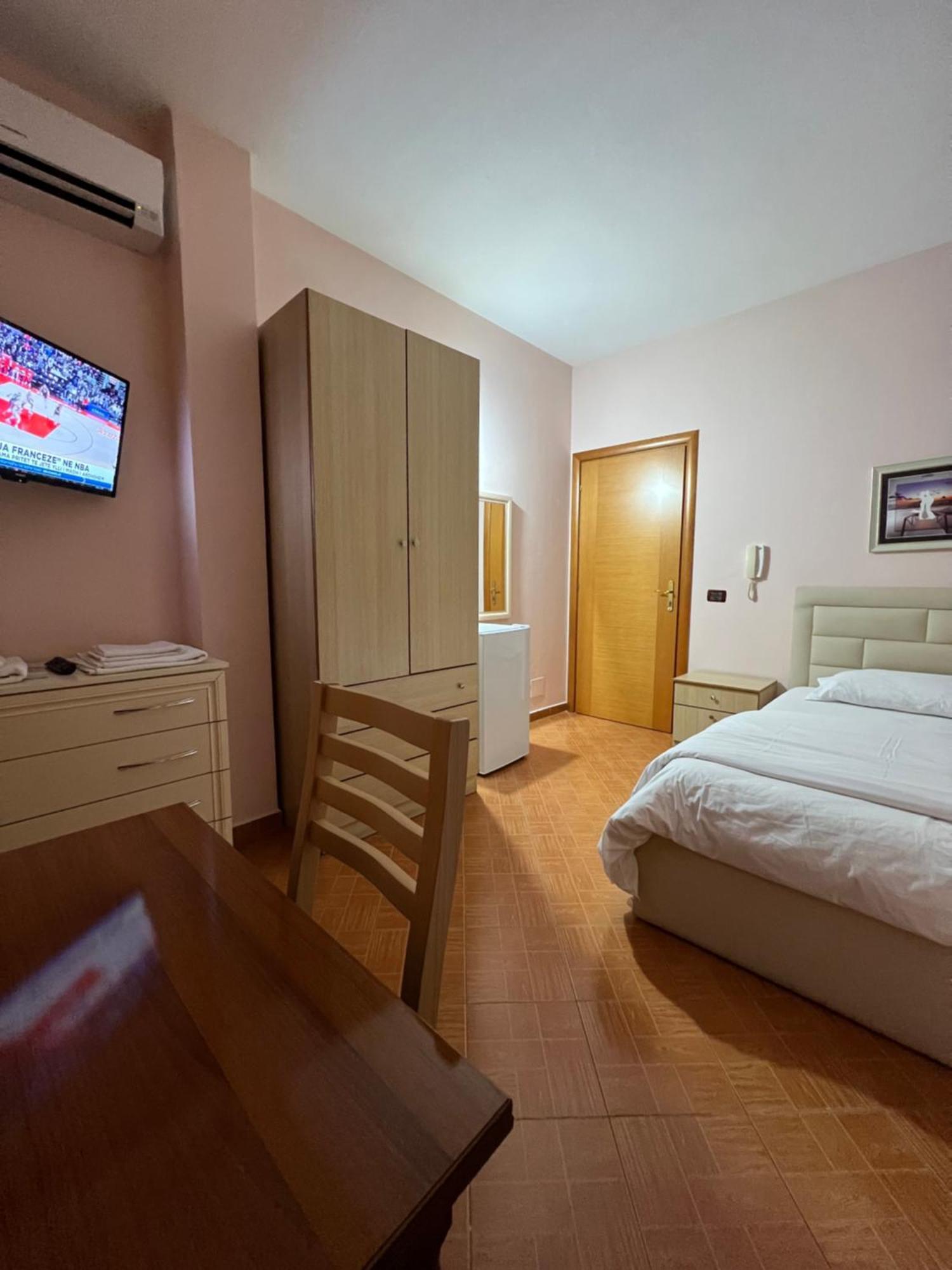 Hotel Gega Durrës Exteriér fotografie